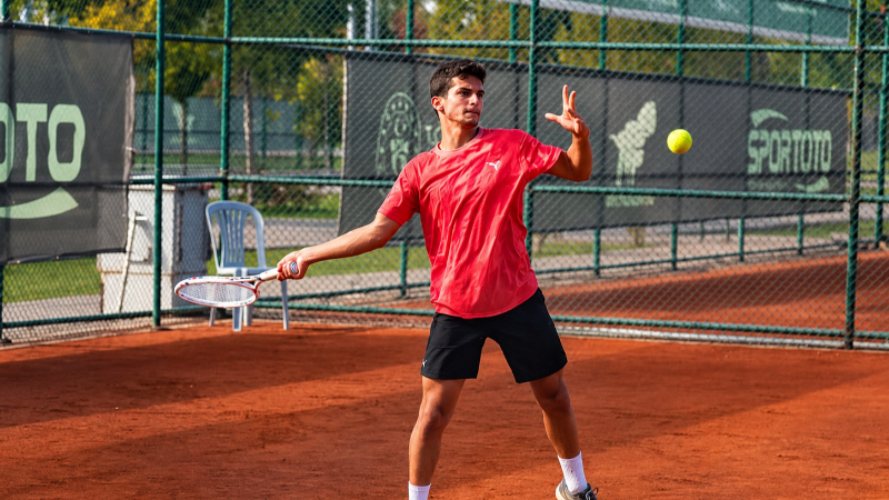 Cumhurbaşkanlığı Tenis Kupası şampiyonu Darıcalı Emirhan Bulut!