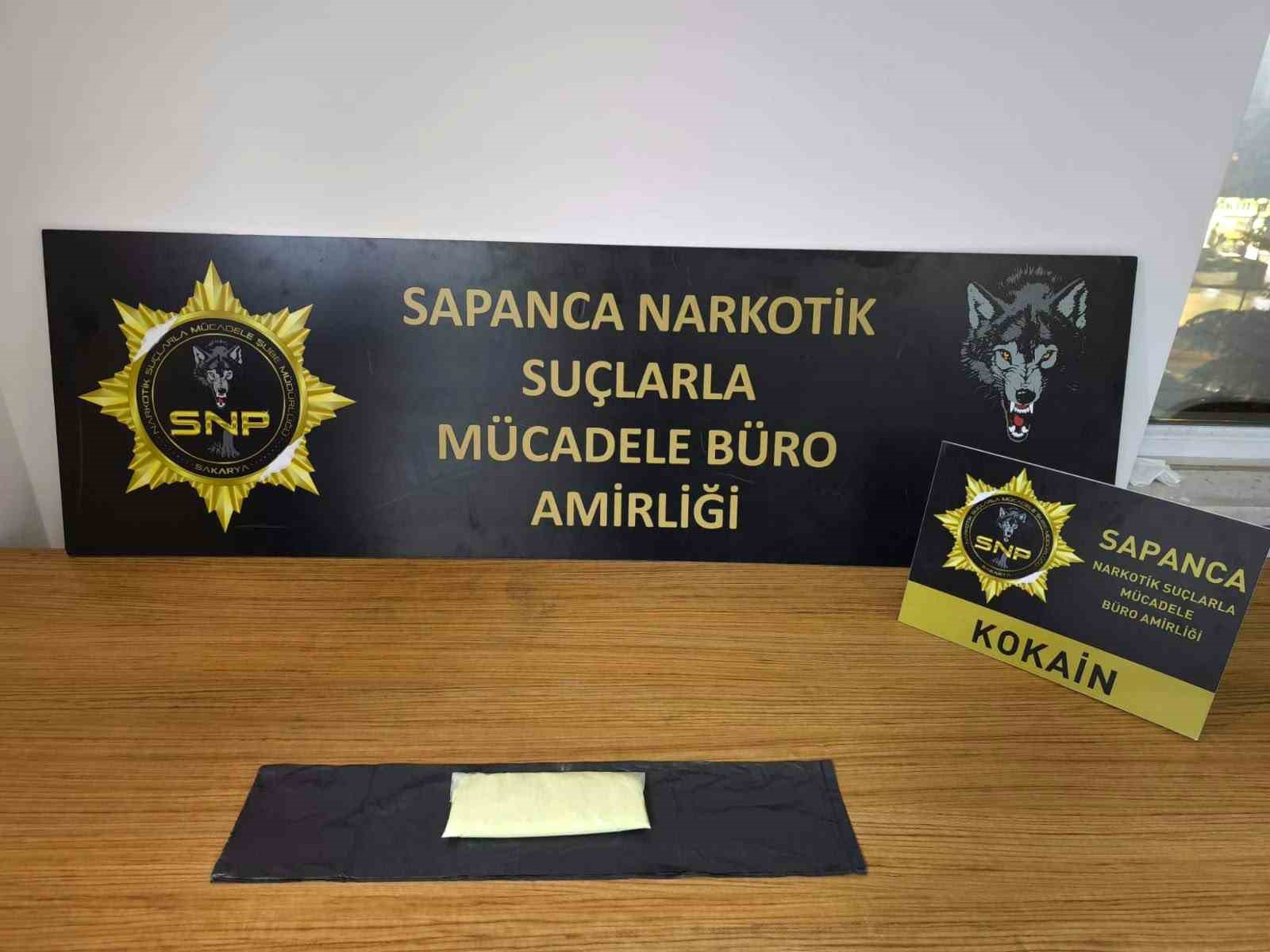 İstanbul’dan Sakarya’ya uyuşturucu sevkiyatını ekipler önledi: 1 tutuklama
