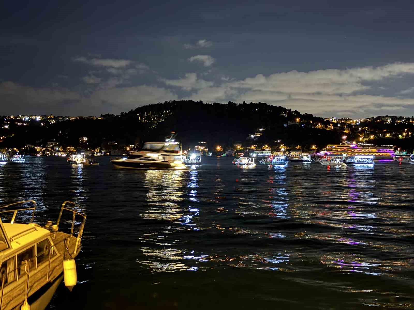 İstanbul Boğazı’nda lüfer akını başladı
