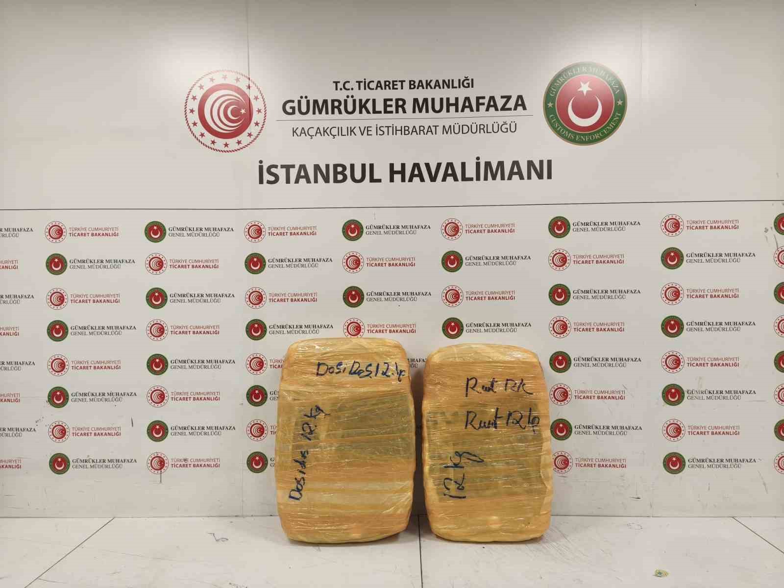İstanbul Havalimanı’nda 25 kilo esrar ele geçirildi: 2 gözaltı