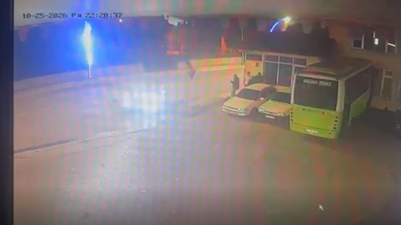 Kartepe'de feci kaza: Motosiklet sürücüsü havaya fırladı