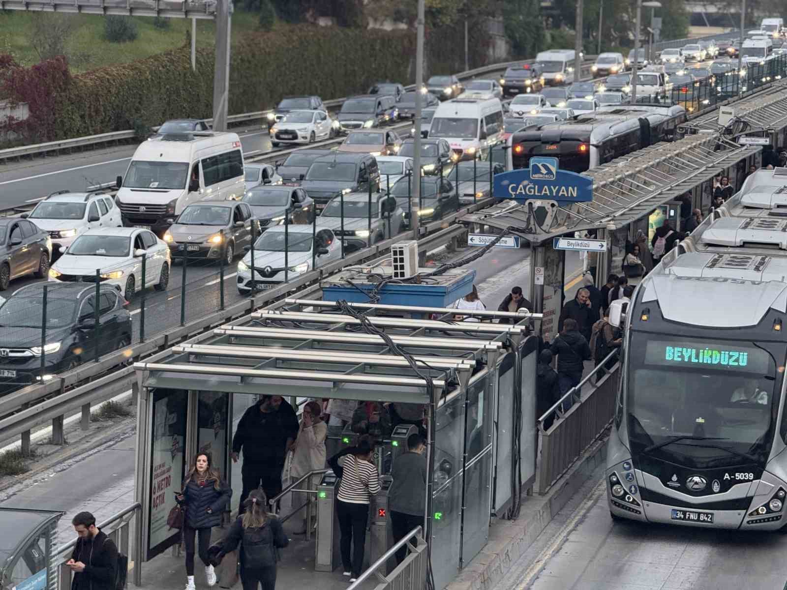 İstanbul’da dev derbi öncesi trafik yoğunluğu
