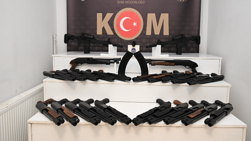 D-100'de durdurulan araçlardan 25 adet av tüfeği çıktı