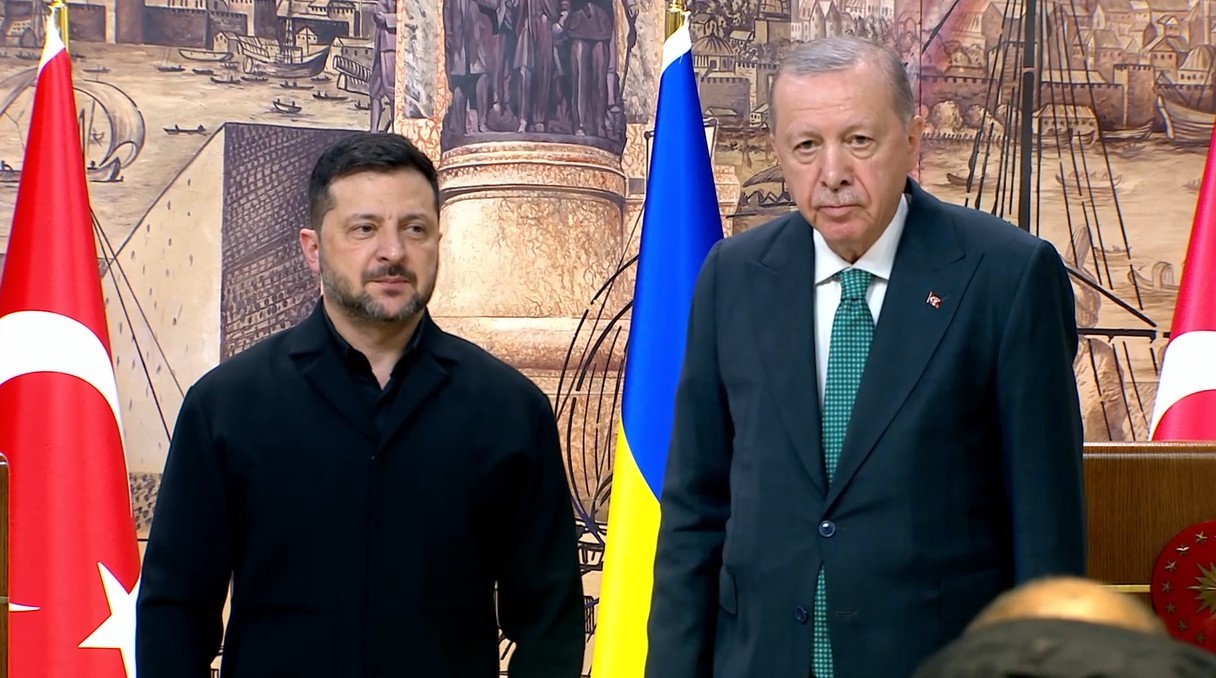 Ukrayna Devlet Başkanı Zelenskiy: "Görüşmelerimizin önemli bir bölümünü Karadeniz ile ilgili konulara, Türkiye ve bölgedeki komşularımızla paylaştığımız bu ortak güvenlik alanına ayırdık"