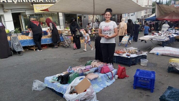 Yurt dışında eğitim hayali için pazarda tezgah açıyor