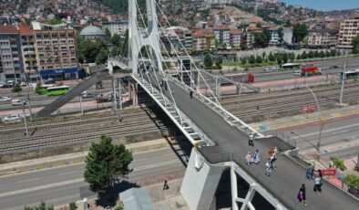 Mimar Sinan Üst Geçidine 180 ton kaydırmaz asfalt serildi