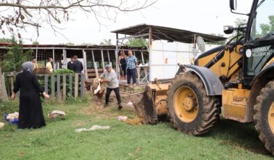 Başiskele’de kurban atıkları toplandı