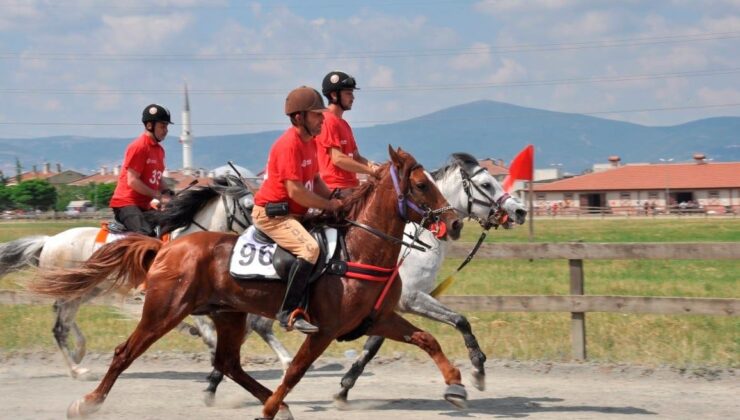 Geleneksel Rahvan At Yarışları heyecanı Gölcük’te yaşanacak