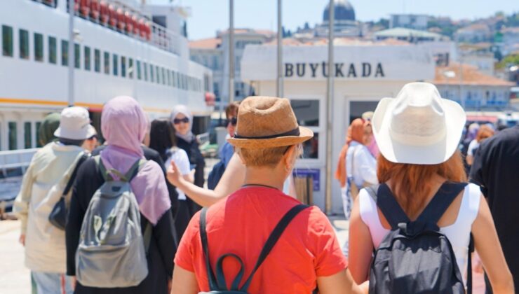 Büyükada’ya tur keyfi