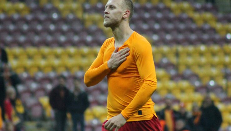 Semih Kaya futbolu bıraktığını açıkladı