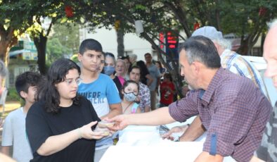 Cumhuriyet Parkı’nda damaklar aşure ile tatlandı