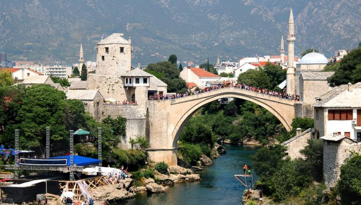 Başiskele’den Bosna Hersek’e okul