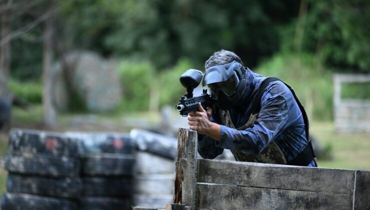 Başkan Kocaman gençlerle paintball oynadı