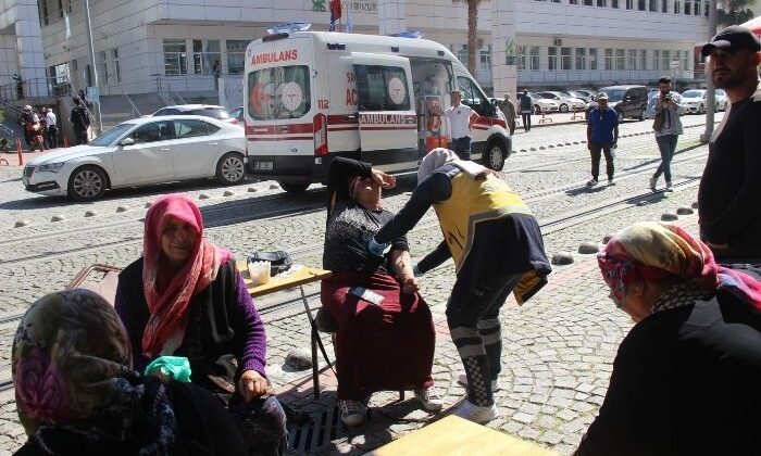 Husumetliler cami avlusunda kavga etti: 1 kişi makasla yaralandı