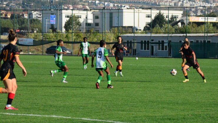 Ödünç ayakkabılarla Galatasaray’ı devirdiler