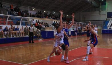 TKBL: İzmit Belediyespor: 93 – Emlak Konut Gelişim: 81