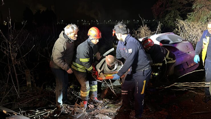 İki otomobil kafa kafaya çarpıştı: 1’i ağır 6 yaralı