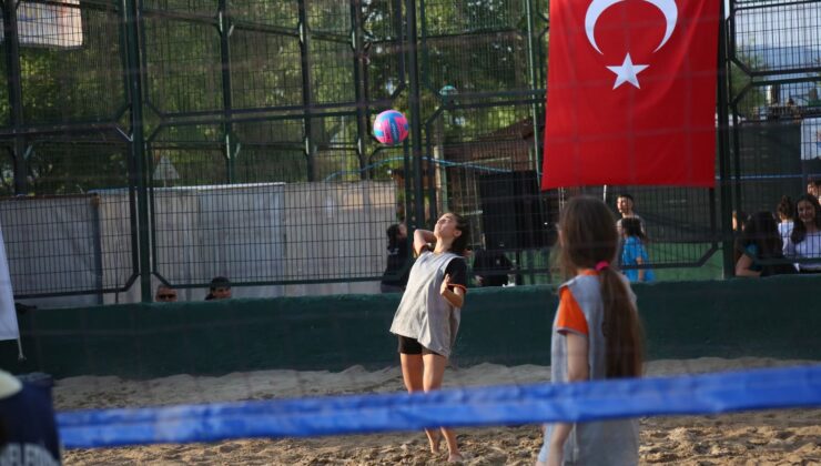 Plaj voleybol turnuvası yarın başlıyor