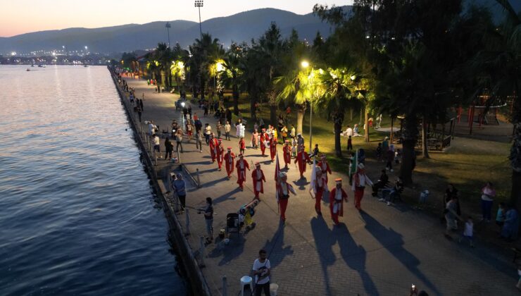 Yarımca Sahili’nde mehteran gösterisi