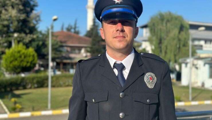 Azerbaycan bayrağını öperek teslim alan polis konuştu: “İki devlet, tek milletiz”