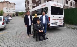 13 yaşındaki Spina bifida hastası çocuğun, akülü araç sevinci yürekleri ısıttı