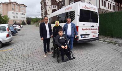 13 yaşındaki Spina bifida hastası çocuğun, akülü araç sevinci yürekleri ısıttı