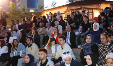 Düzce Üniversitesi’nde açık hava sinema günleri