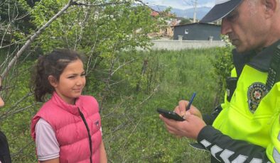 Minik öğrenciye yol vermedi, duyarlı öğrenci gereğini yaptı