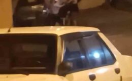 Karaköy’de aldatma kavgası kamerada: Adamın üstünü paramparça etti