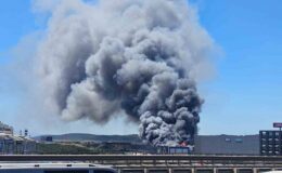 Kocaeli’de fabrika alev alev yanıyor