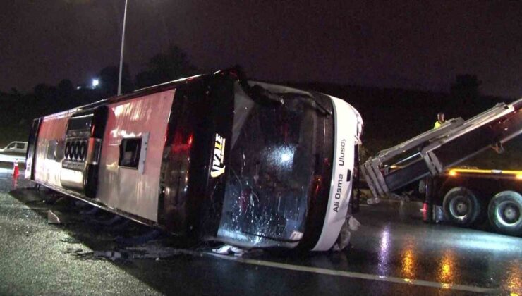 Kuzey Marmara Otoyolu’nda yolcu otobüsü devrildi