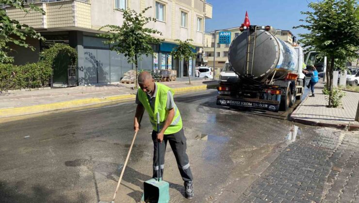 Darıca’da ekipler mahallelerde köşe bucak temizlik yapıyor