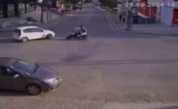 2 kişinin yaralandığı otomobil ile motosiklet kazası kameraya yansıdı