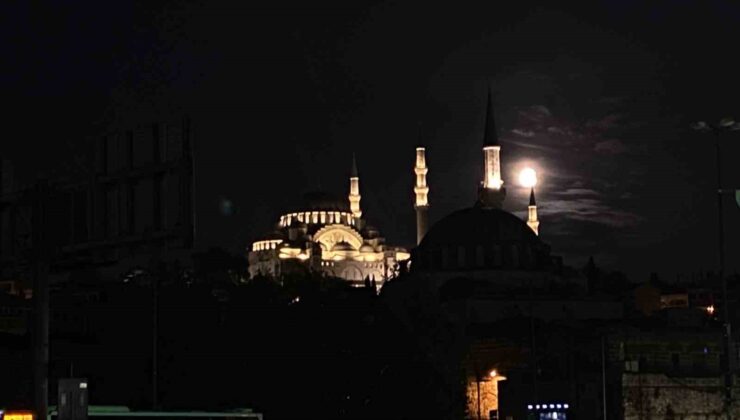 İstanbul ‘da “Süper Kanlı Ay Tutulması”