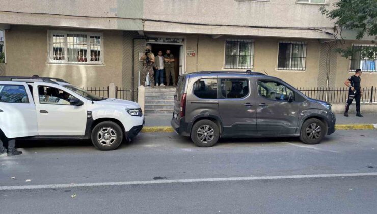 Avcılar’da özel harekat destekli aranan şahıs operasyonu:2 gözaltı