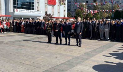 Bahçelievler Belediyesi’nden Cumhuriyet’in 101. yılına özel sürpriz: 101 çocuğa bisiklet dağıtıldı