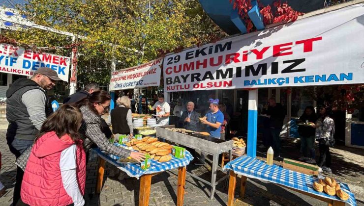 Balıkçı Kenan’da gelenek bozulmadı, 2 gün ücretsiz balık ekmek ikram edildi