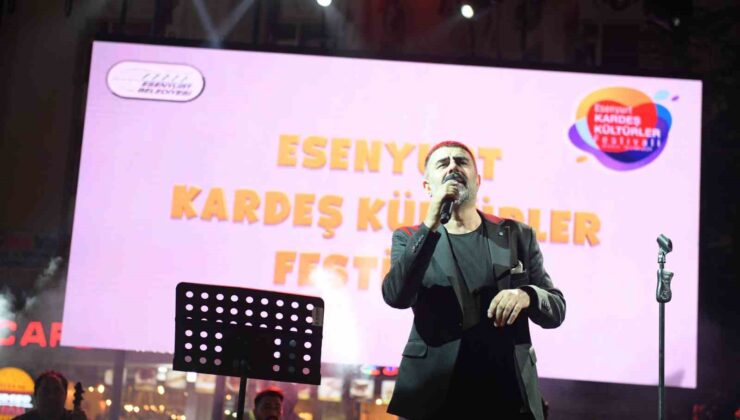 Esenyurt Kardeş Kültürler Festivali’nde İç Anadolu türküleri seslendirildi