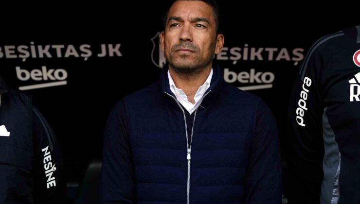 Giovanni van Bronckhorst’tan 2 değişiklik