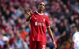 Joel Matip futbolu bıraktığını açıkladı