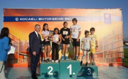 Kuşaklar arası bağları güçlendirmek amacıyla 7’den 70’e atletizm pistinde yarıştılar