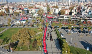 Pendik’te 101 metrelik Türk bayrağıyla Cumhuriyet kutlaması havadan görüntülendi