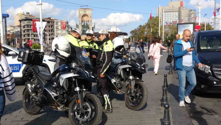 Taksim’de yaya yolunu işgal eden motosiklet sürücülerine ceza yağdı