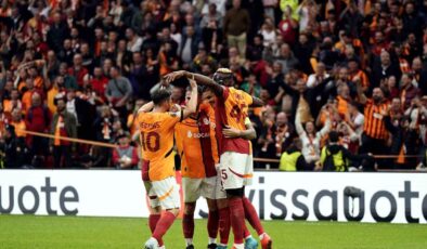 UEFA Avrupa Ligi: Galatasaray: 3 – Elfsborg: 0 (İlk yarı)