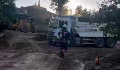 Yol çalışmasında doğal gaz borusu delindi, ekiplerin erken müdahalesi faciayı önledi