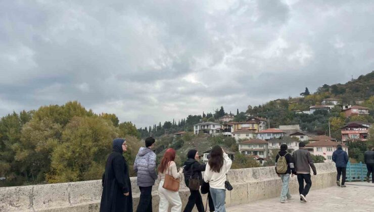 SUBÜ’lü öğrenciler Sakarya’yı keşif yolculuğuna çıktı